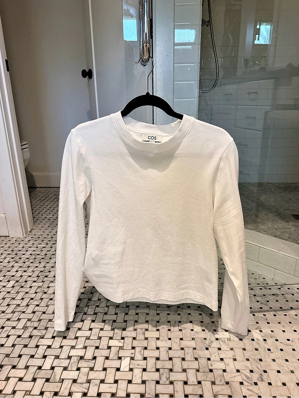 COS Long Sleeve Tee in White Size M